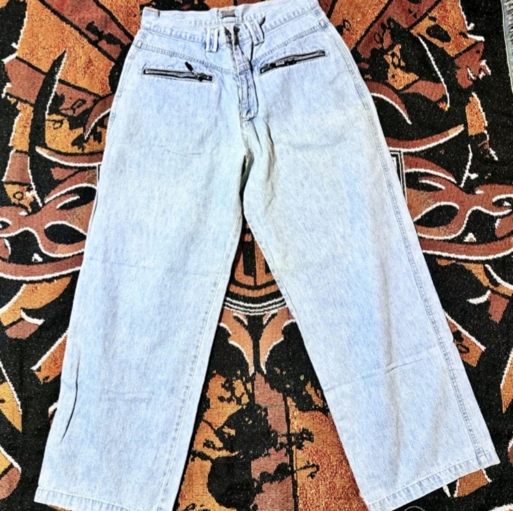 Zip Pocket 90s Jeans by Zonz
